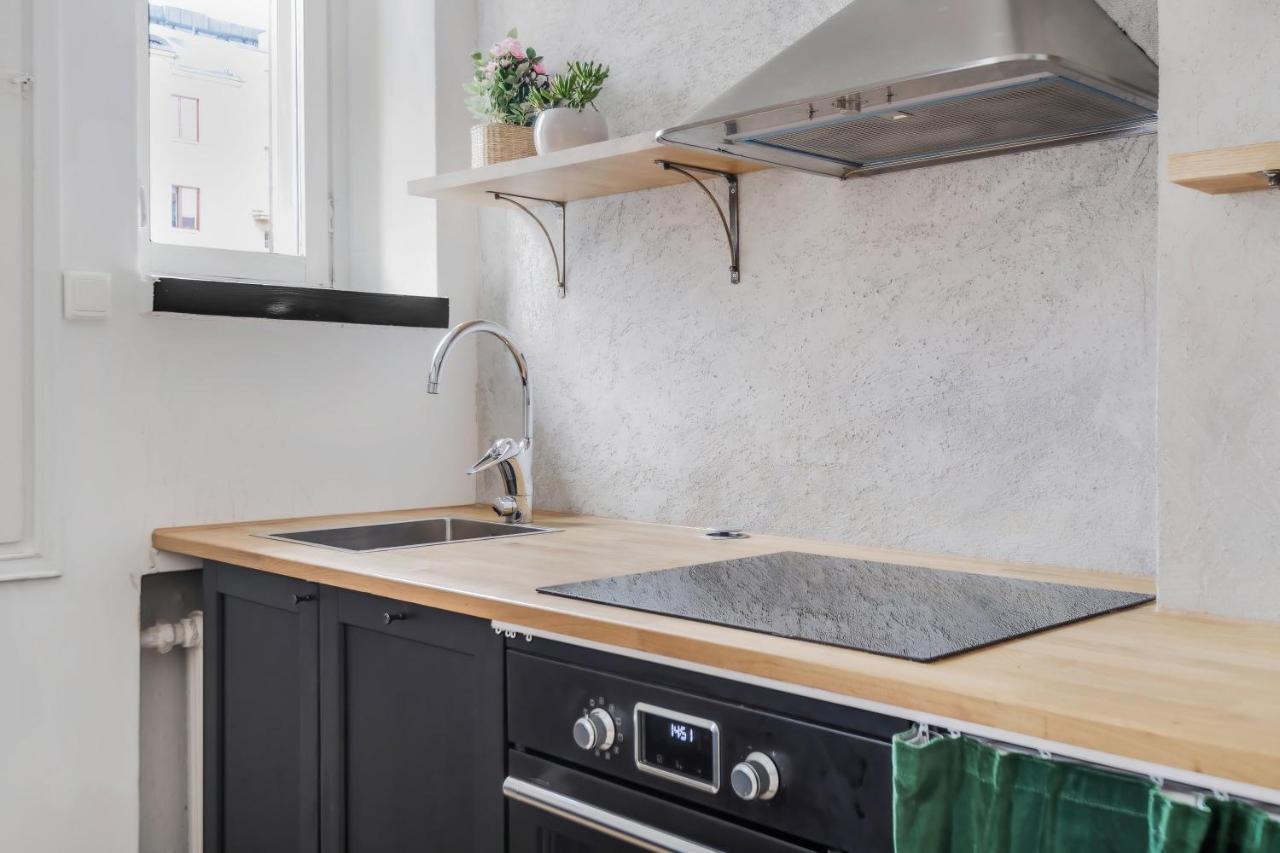 헬싱키 Wehost Modern Kitchen Studio With Bright Colours 아파트 외부 사진
