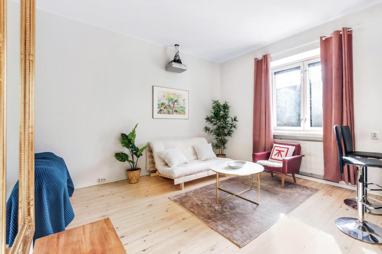 헬싱키 Wehost Modern Kitchen Studio With Bright Colours 아파트 외부 사진