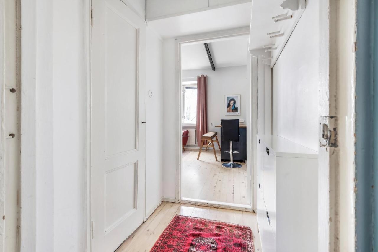 헬싱키 Wehost Modern Kitchen Studio With Bright Colours 아파트 외부 사진